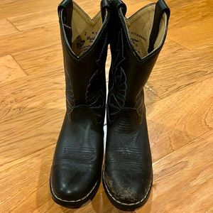Kids black cowboy boots. 2 Youth